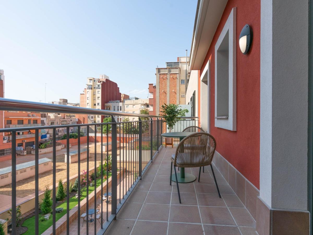 Limehome Barcelona Carrer De Besalu 90 - Estancia Temporal Екстериор снимка