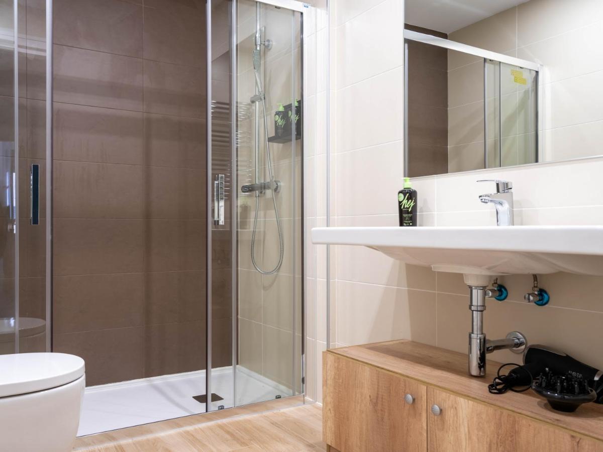 Limehome Barcelona Carrer De Besalu 90 - Estancia Temporal Екстериор снимка