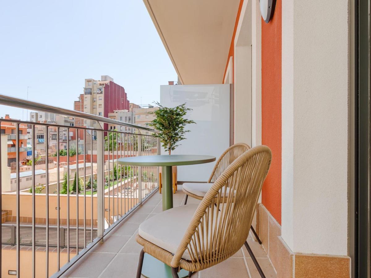 Limehome Barcelona Carrer De Besalu 90 - Estancia Temporal Екстериор снимка