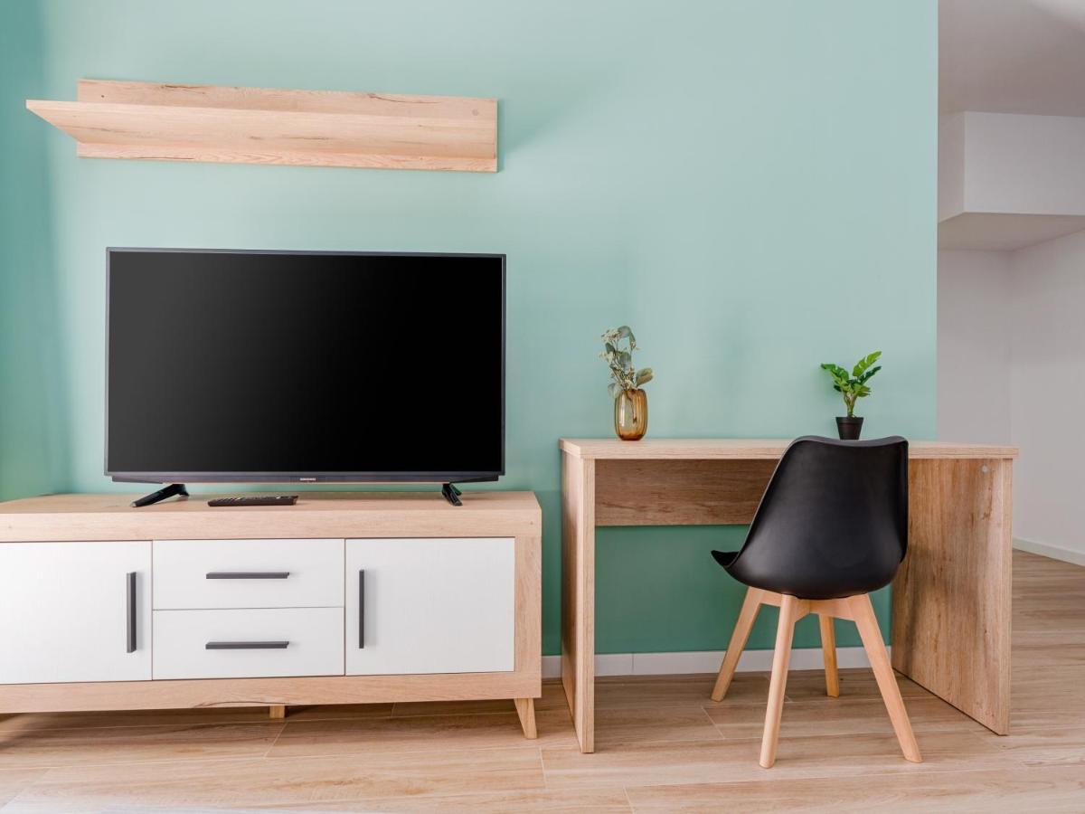 Limehome Barcelona Carrer De Besalu 90 - Estancia Temporal Екстериор снимка