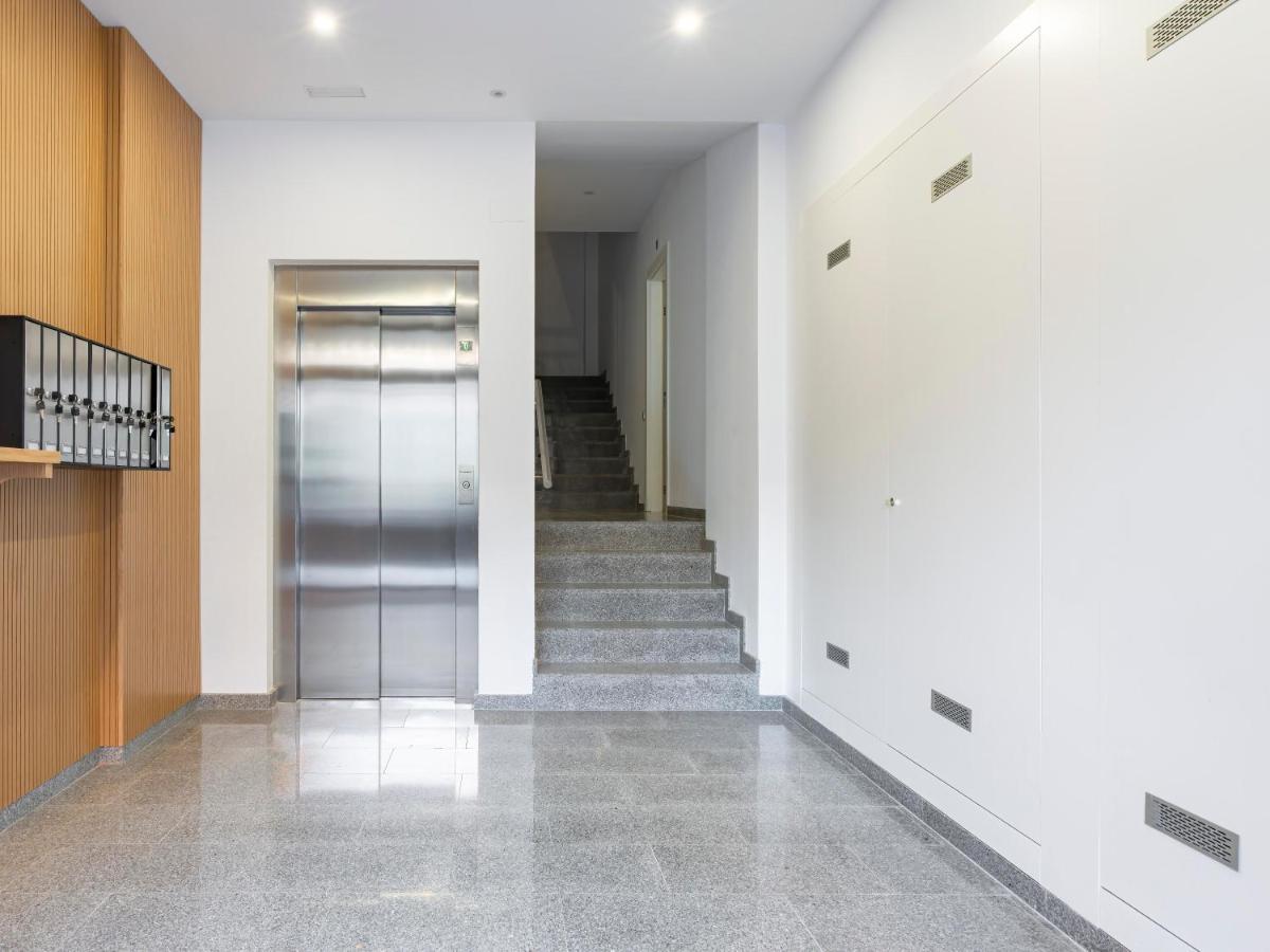 Limehome Barcelona Carrer De Besalu 90 - Estancia Temporal Екстериор снимка